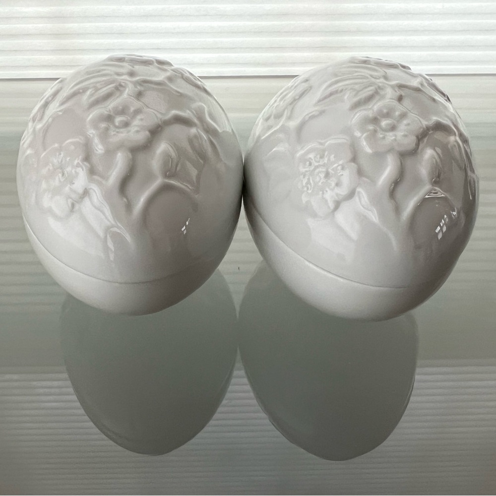 🌸🍒2 Cherry Blossom Motif Eggs | White | Floral Porcelain Chamart Limoges France - Picture 8 of 17